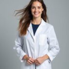 Batas Antifluido para Médicos - Modelo Mujer